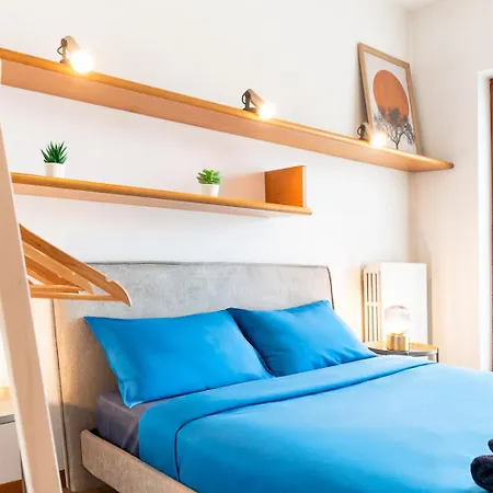 Exclusive With View-private *